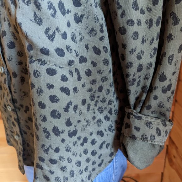 Anthropologie Cloth & Stone Olive Green Animal Print Buttondown Shirt - Picture 2 of 11